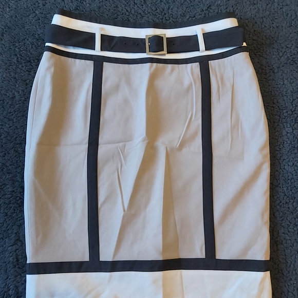 2/$20 EUC colour-block pencil skirt - Picture 1 of 4